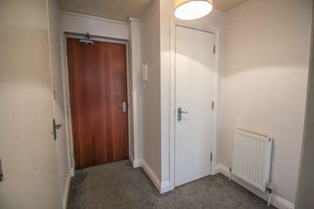 Royal Crescent**First Floor Flat**Beautifully Presented**Parking**Ideal Location**, Image 4