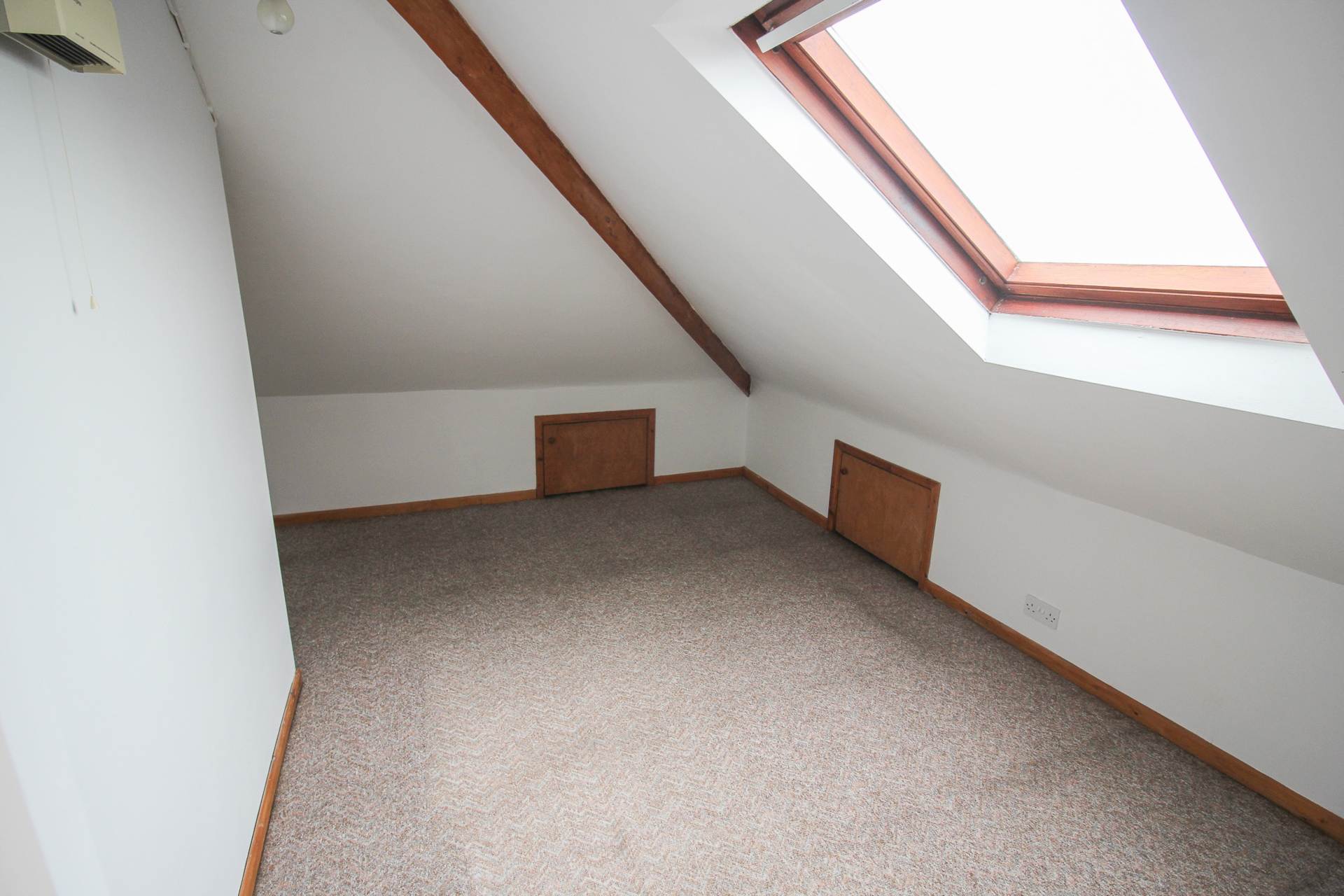 Locking Road**4-5 Bedroom House**Two Bedroom House**Huge Income Potential**, Image 18