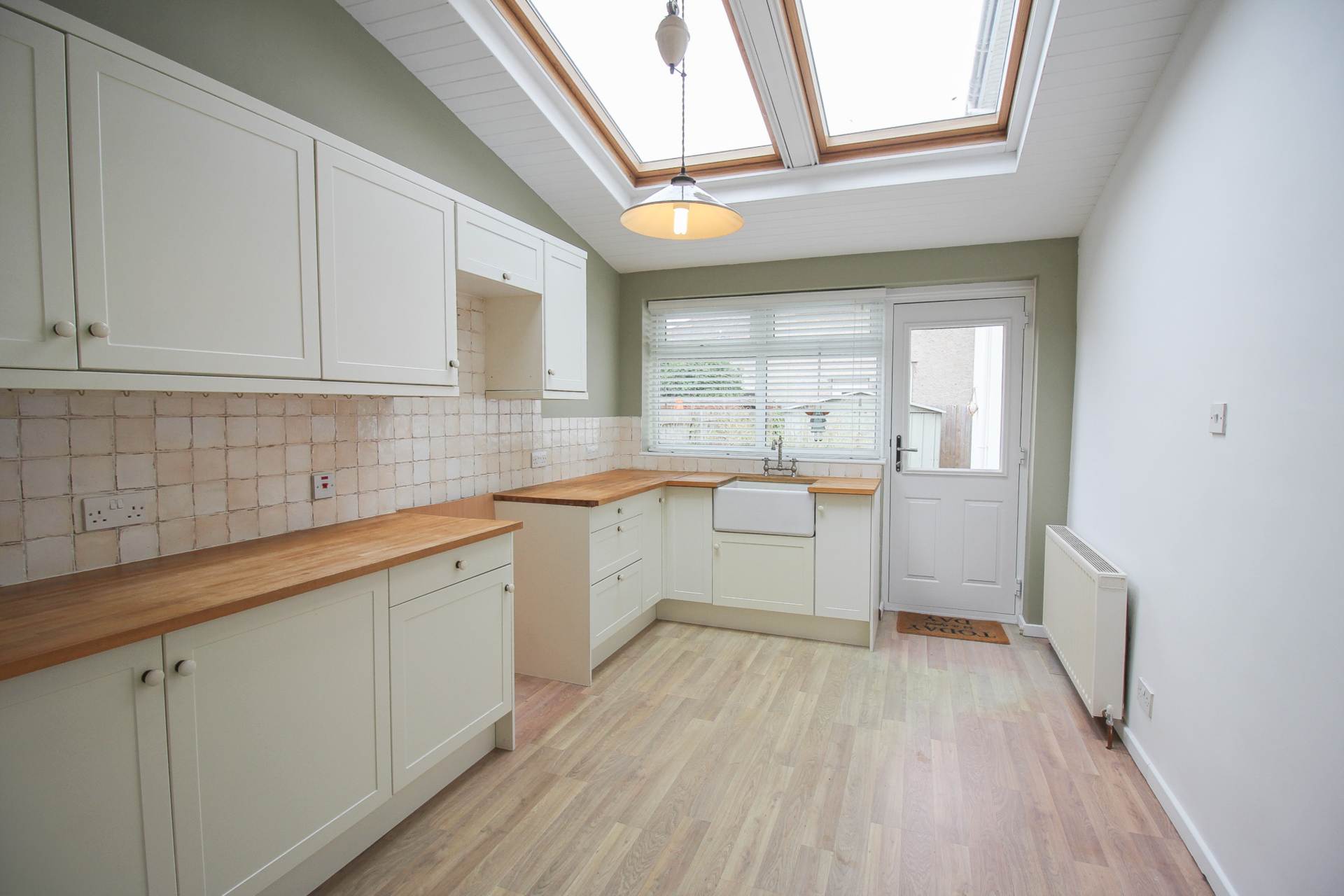 Locking Road**4-5 Bedroom House**Two Bedroom House**Huge Income Potential**, Image 8