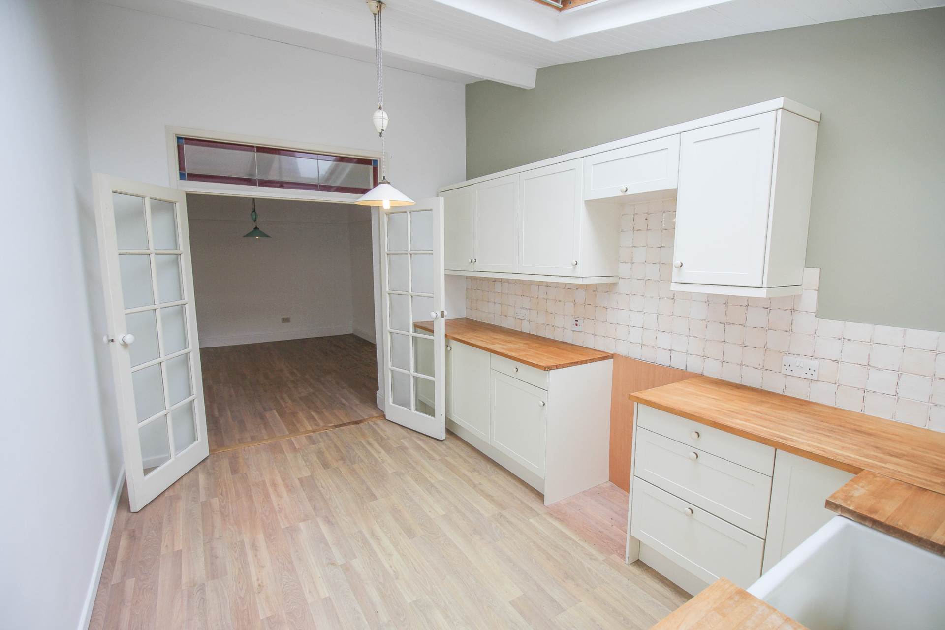 Locking Road**4-5 Bedroom House**Two Bedroom House**Huge Income Potential**, Image 9