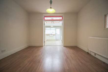 Locking Road**4-5 Bedroom House**Two Bedroom House**Huge Income Potential**, Image 7