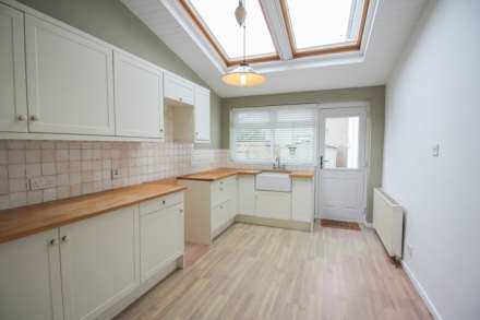 Locking Road**4-5 Bedroom House**Two Bedroom House**Huge Income Potential**, Image 8