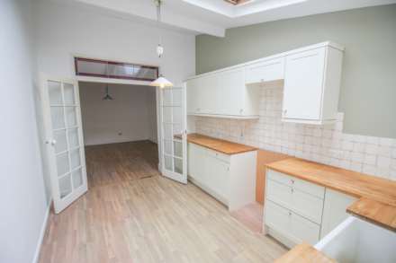 Locking Road**4-5 Bedroom House**Two Bedroom House**Huge Income Potential**, Image 9