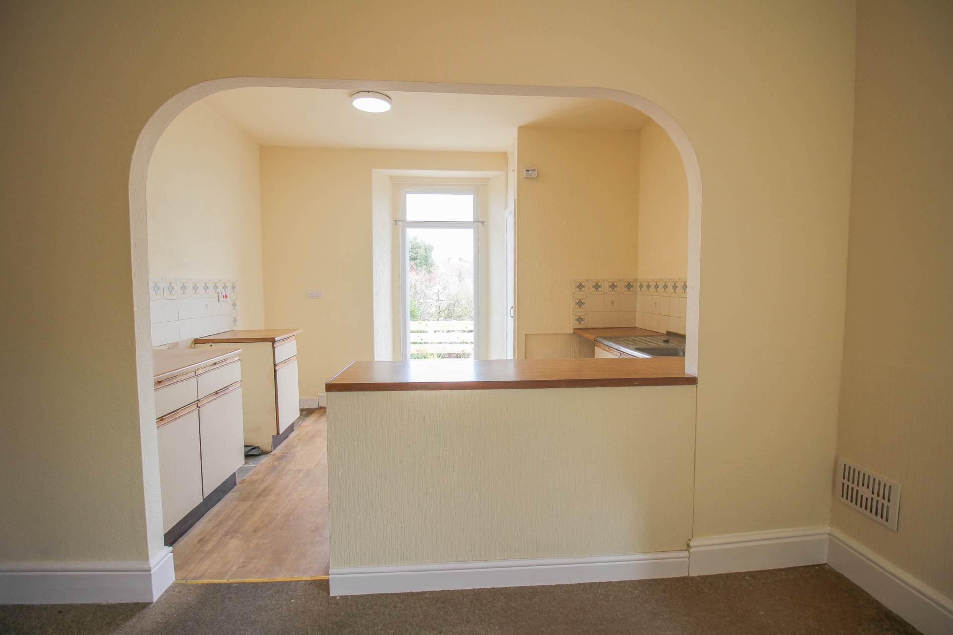 Desirable Location**Roof Terrace**Garden**Parking**, Image 4