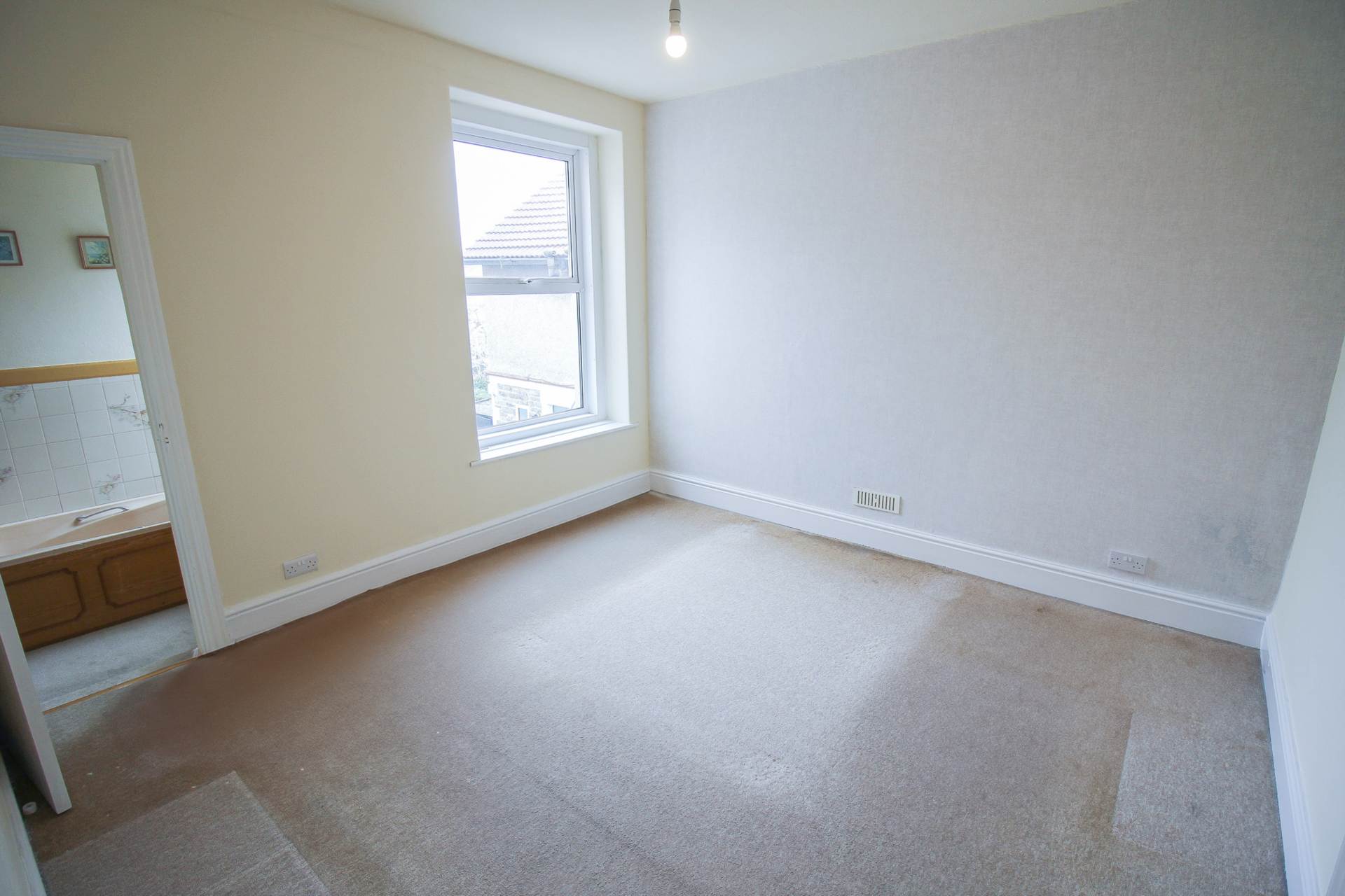 Desirable Location**Roof Terrace**Garden**Parking**, Image 7