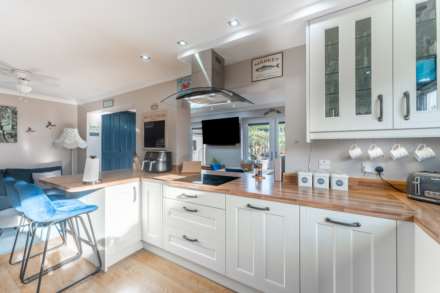 Church Lane, Beautifully Presented Throughout, Image 7