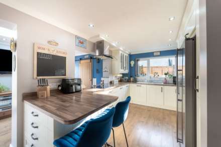 Church Lane, Beautifully Presented Throughout, Image 9