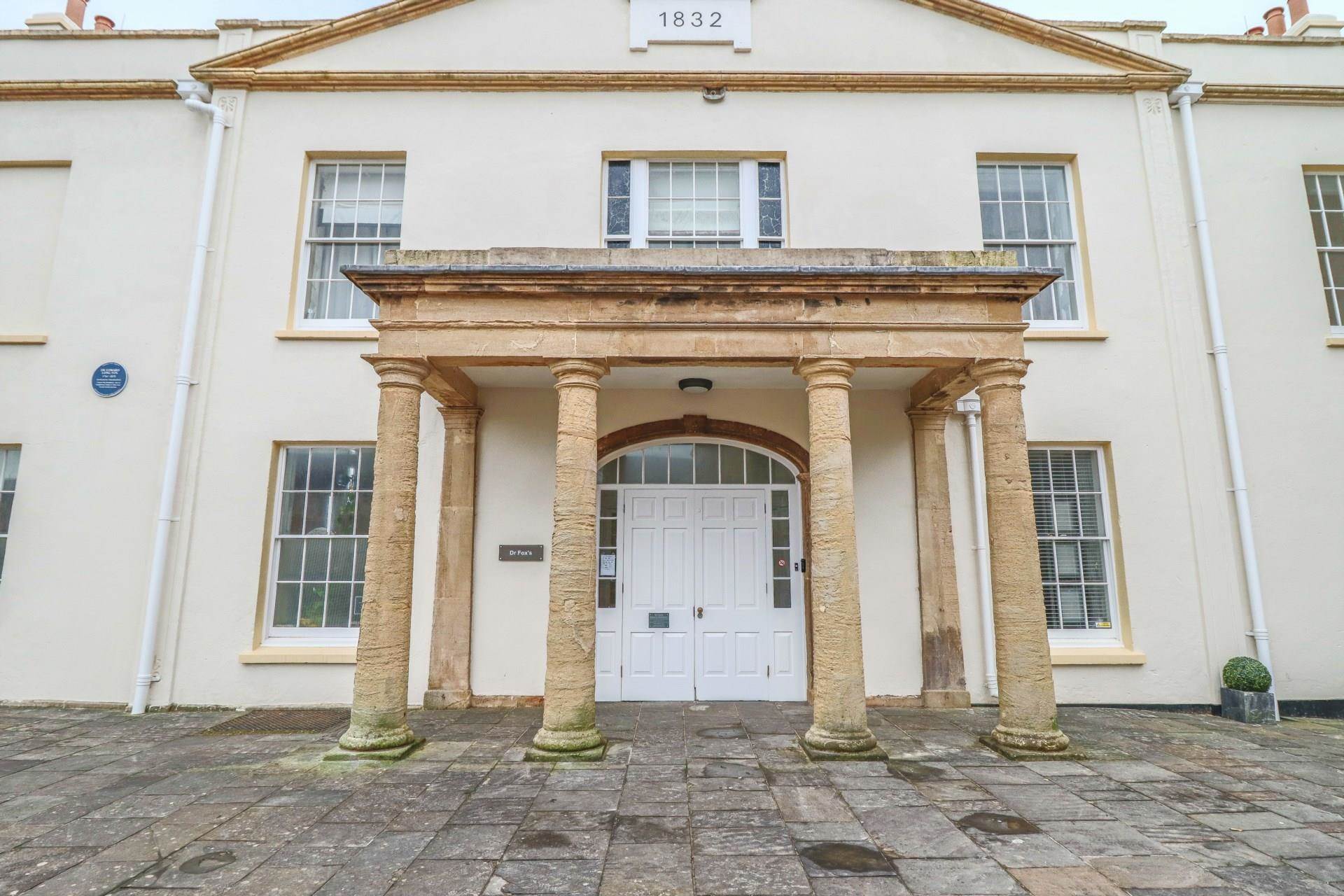 Doctor Foxs, Knightstone Island, Image 20