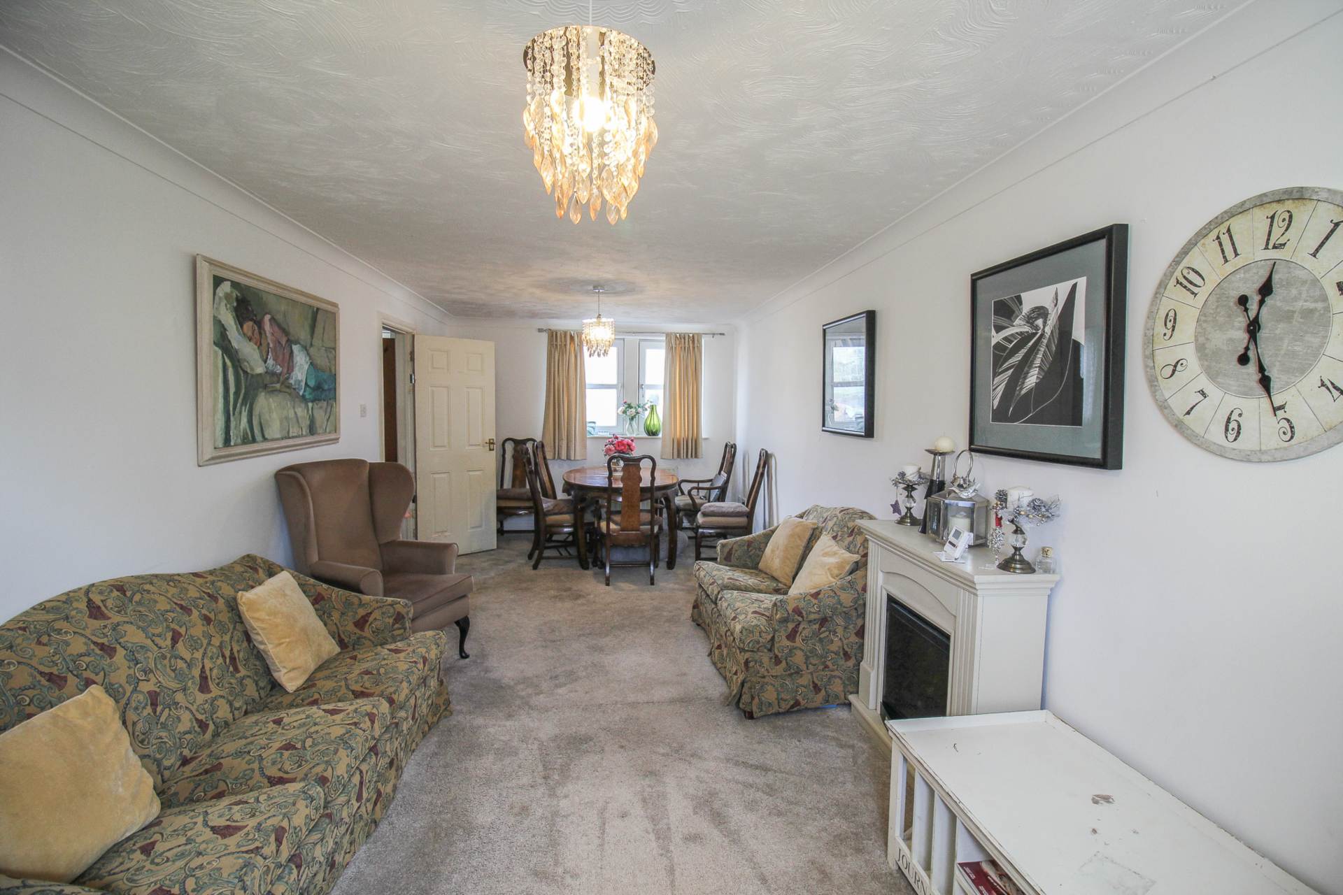 Victoria Quadrant, Large House with Ground Floor Flat, Image 2