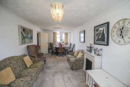 Victoria Quadrant, Large House with Ground Floor Flat, Image 2