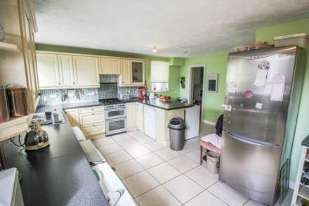 Victoria Quadrant, Large House with Ground Floor Flat, Image 6