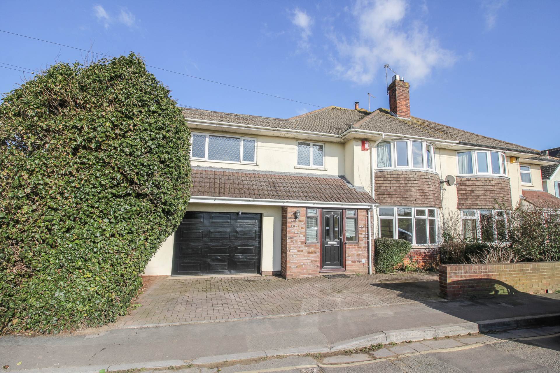 Links Road, Uphill**5 Bedrooms**Large Garden**2 Minutes to Beach**Vacant/No Onward Chain**, Image 1