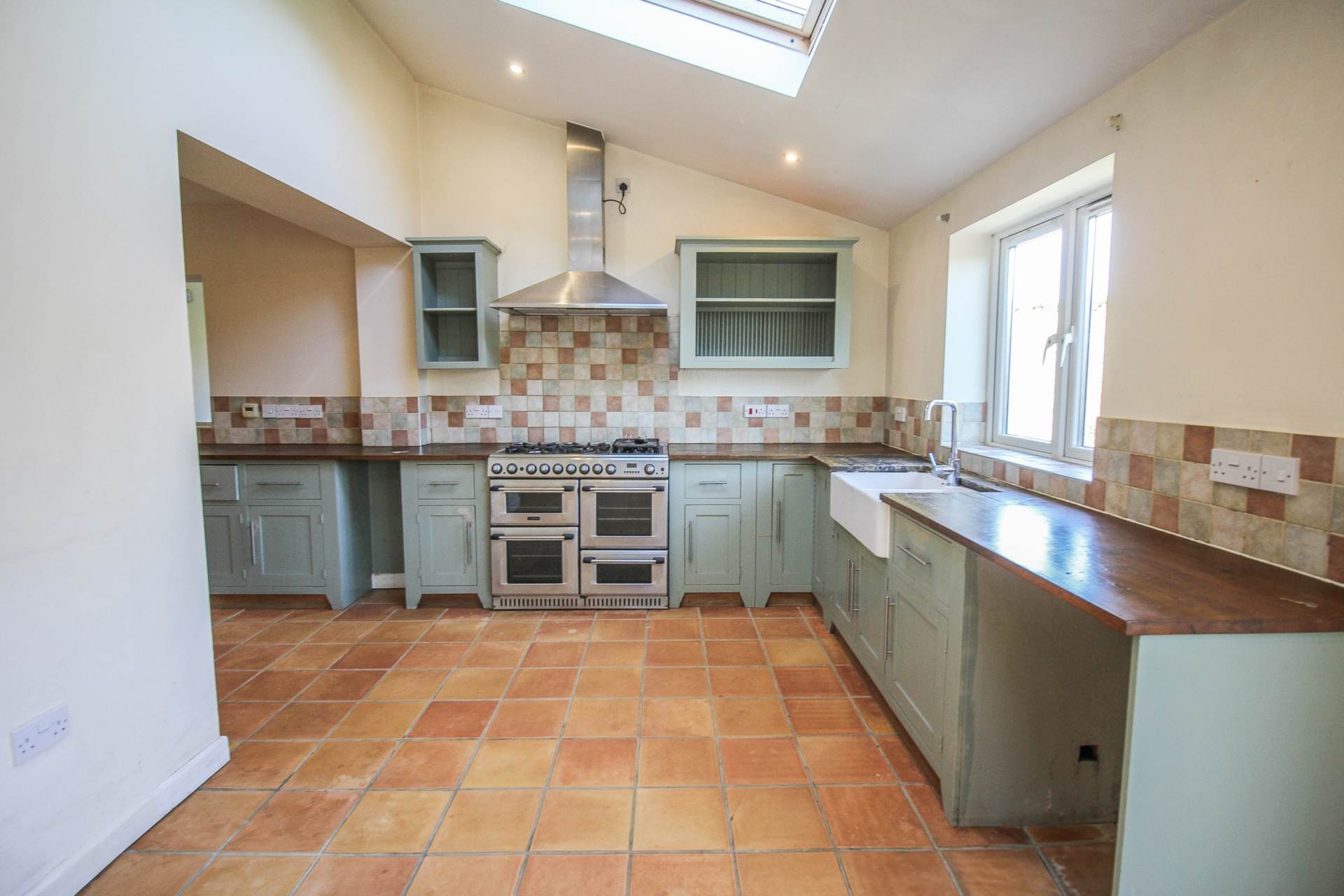 Links Road, Uphill**5 Bedrooms**Large Garden**2 Minutes to Beach**Vacant/No Onward Chain**, Image 4