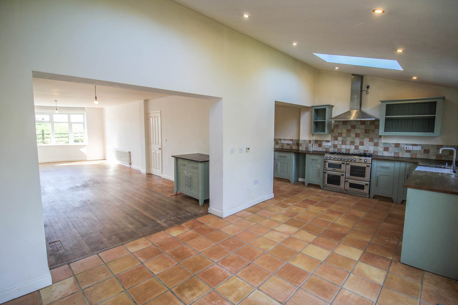 Links Road, Uphill**5 Bedrooms**Large Garden**2 Minutes to Beach**Vacant/No Onward Chain**, Image 5