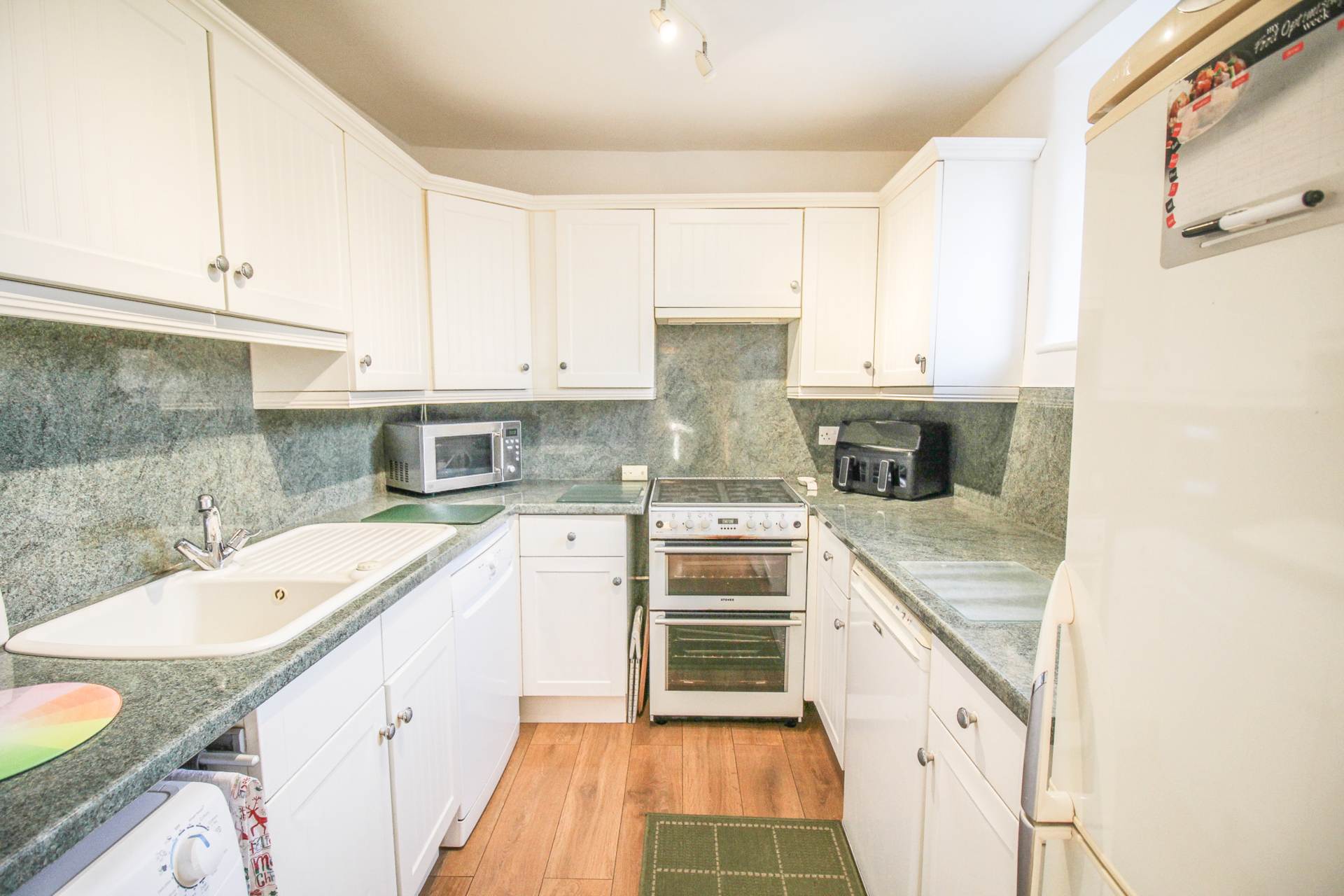 Charming Centrally Located Cottage, Cheddar, Image 7