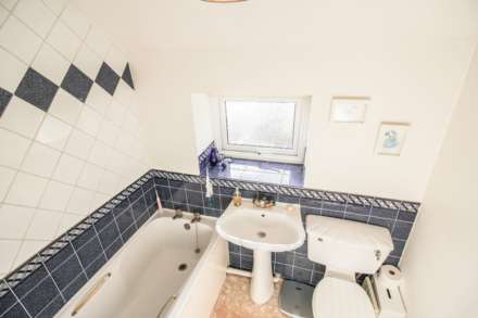 Charming Centrally Located Cottage, Cheddar, Image 12