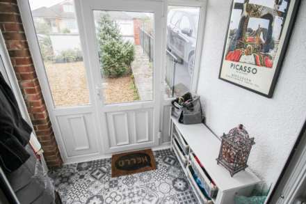 Bleadon Hill**Fantastic Location**Two Double Bedrooms**Stunningly Presented**Garage & Parking**, Image 2