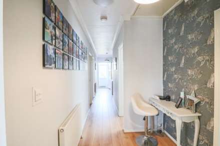 Bleadon Hill**Fantastic Location**Two Double Bedrooms**Stunningly Presented**Garage & Parking**, Image 3