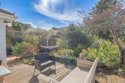 Bleadon Hill**Fantastic Location**Two Double Bedrooms**Stunningly Presented**Garage & Parking**, Image 6