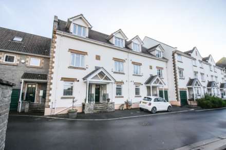 3 Bedroom House, Royal Sands**Gated Development**South Facing**3 Double Bedrooms**Garage**