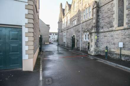 Royal Sands**Gated Development**South Facing**3 Double Bedrooms**Garage**, Image 2