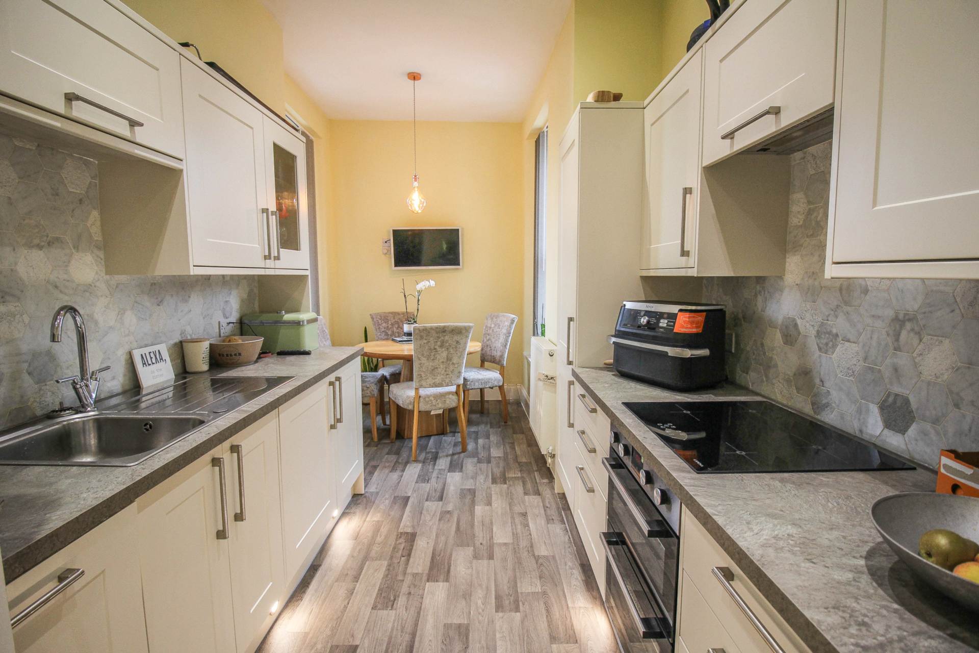 Hillside**3 Double Bedrooms**En-Suite**Garden**Parking**, Image 4