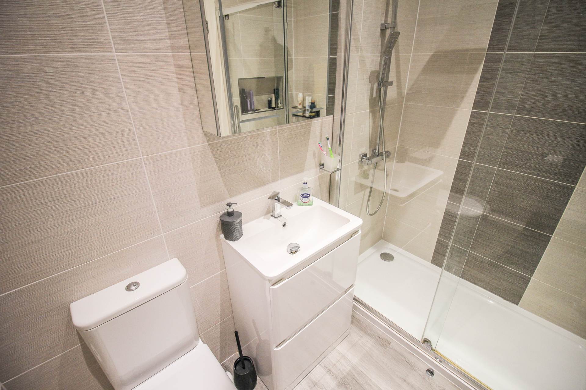 Hillside**3 Double Bedrooms**En-Suite**Garden**Parking**, Image 7