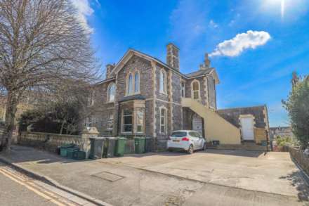 3 Bedroom Flat, Hillside**3 Double Bedrooms**En-Suite**Garden**Parking**