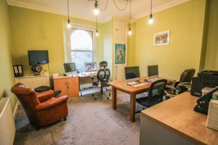Hillside**3 Double Bedrooms**En-Suite**Garden**Parking**, Image 9