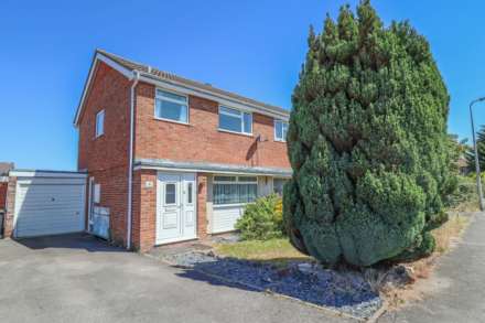 Cabot Way, North Worle - Great First Time Buy - Some TLC & Cosmetic Work