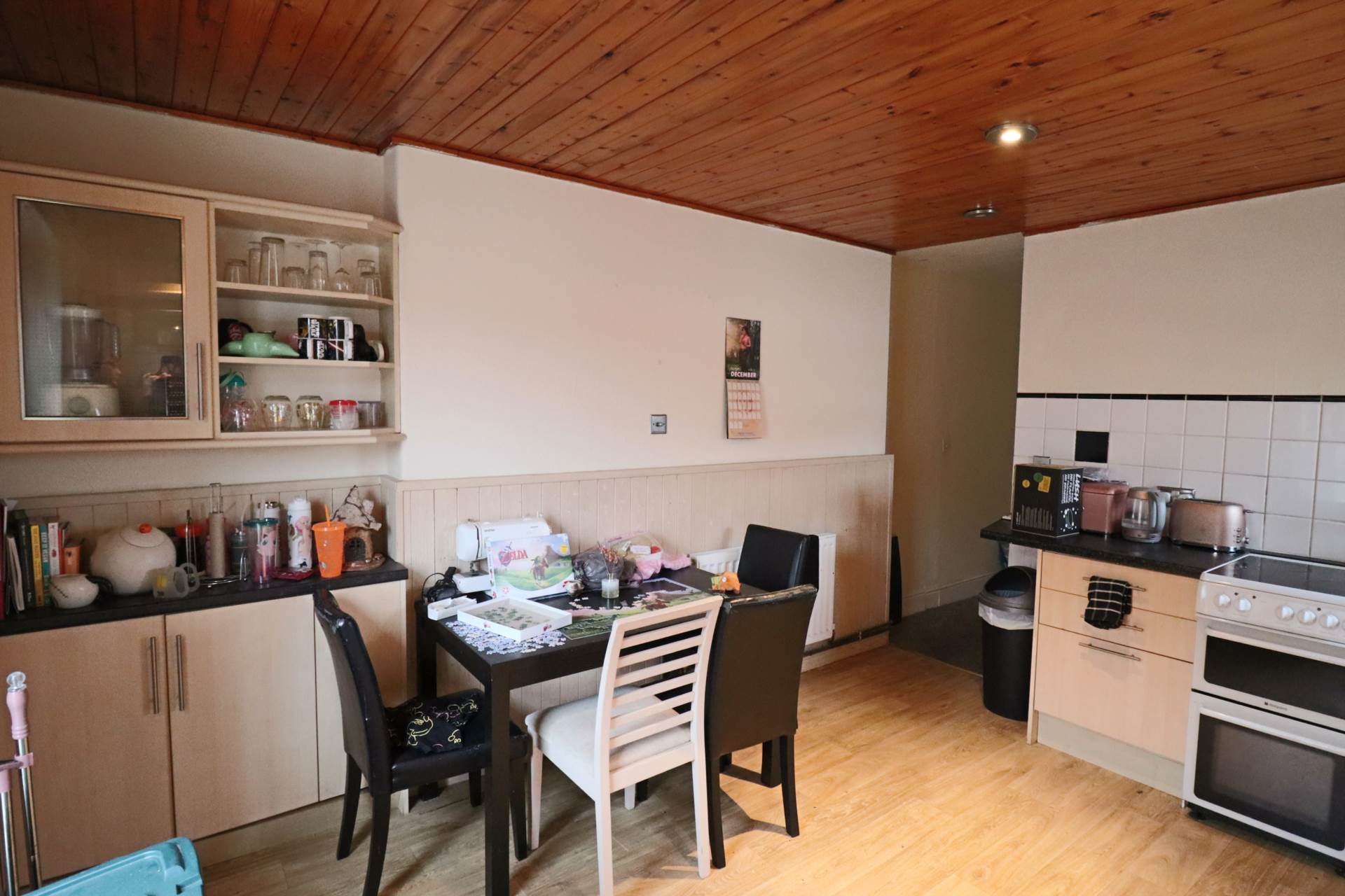 Severn Road**Large 915 SQ FT First Floor Flat**Two Bedrooms**Close To Sea Front**, Image 3