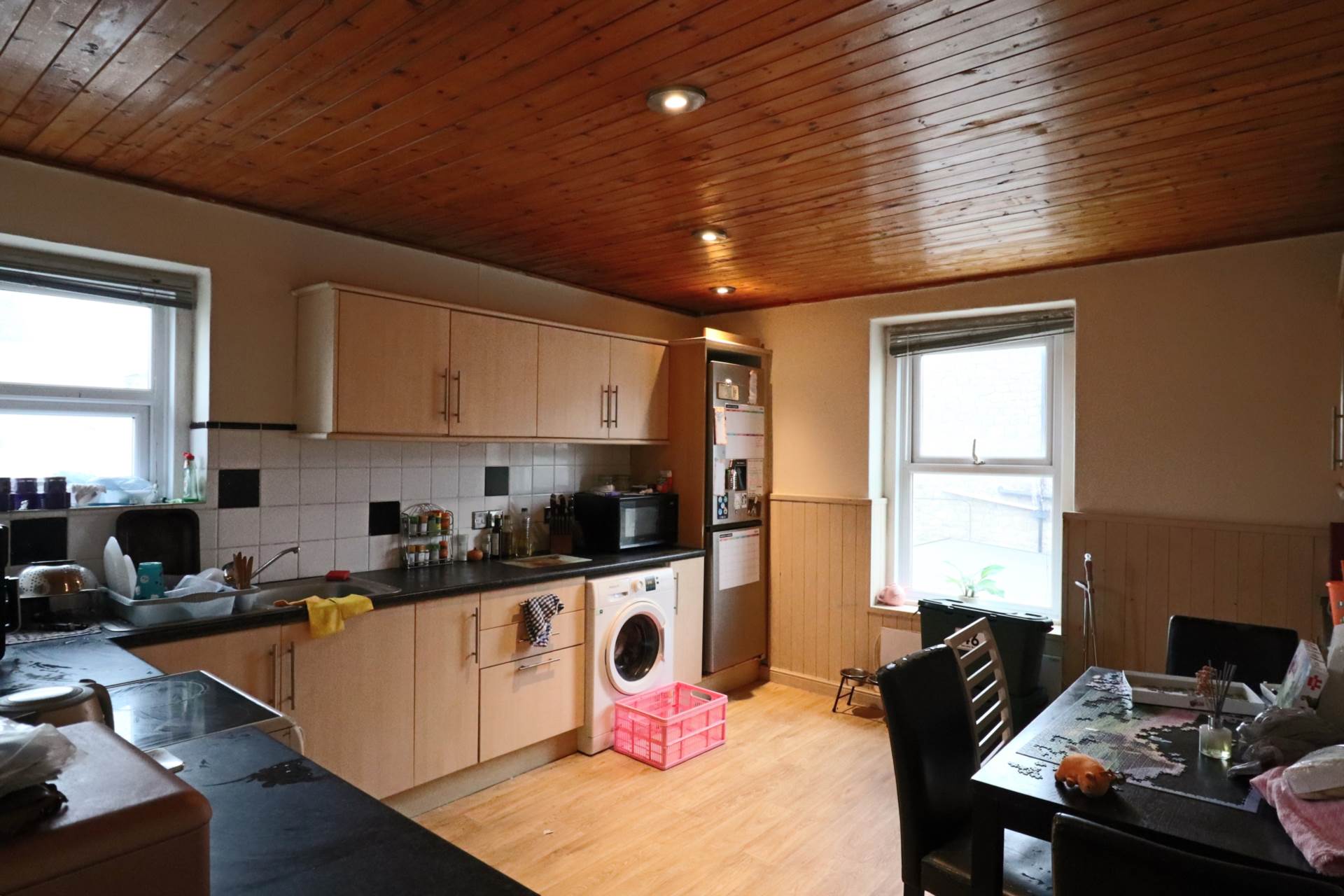 Severn Road**Large 915 SQ FT First Floor Flat**Two Bedrooms**Close To Sea Front**, Image 4