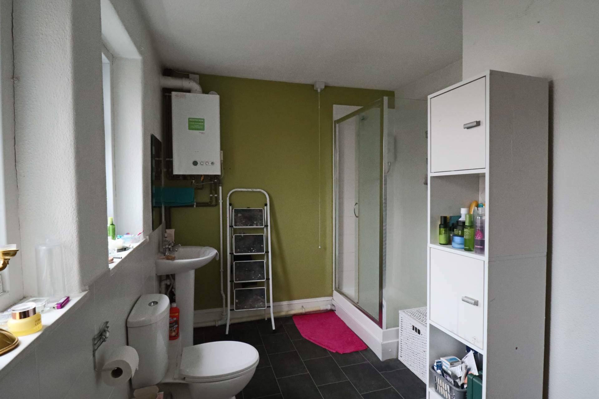 Severn Road**Large 915 SQ FT First Floor Flat**Two Bedrooms**Close To Sea Front**, Image 9