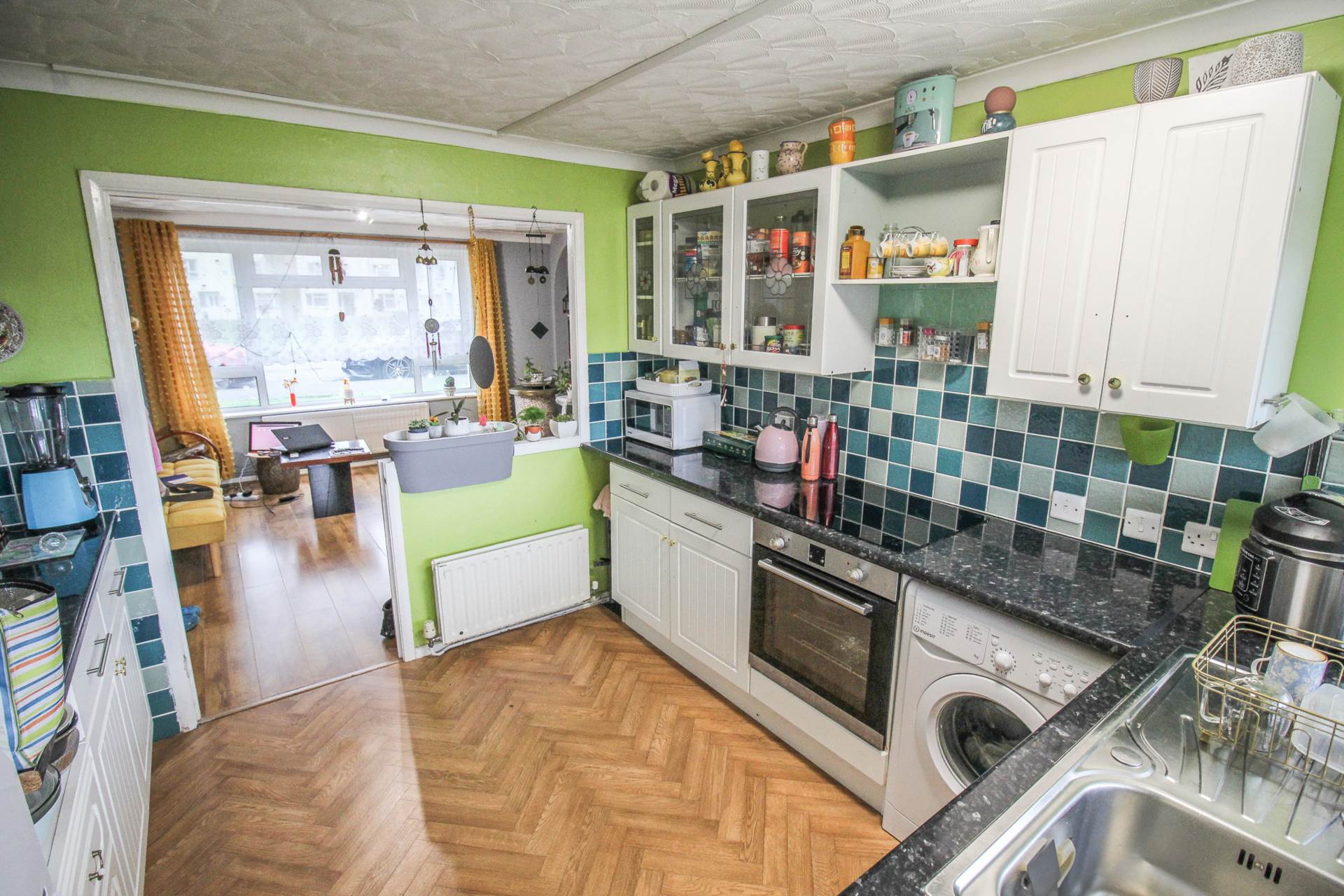 Weston super Mare**2 Bedroom Ground Floor Flat with Garden**, Image 4