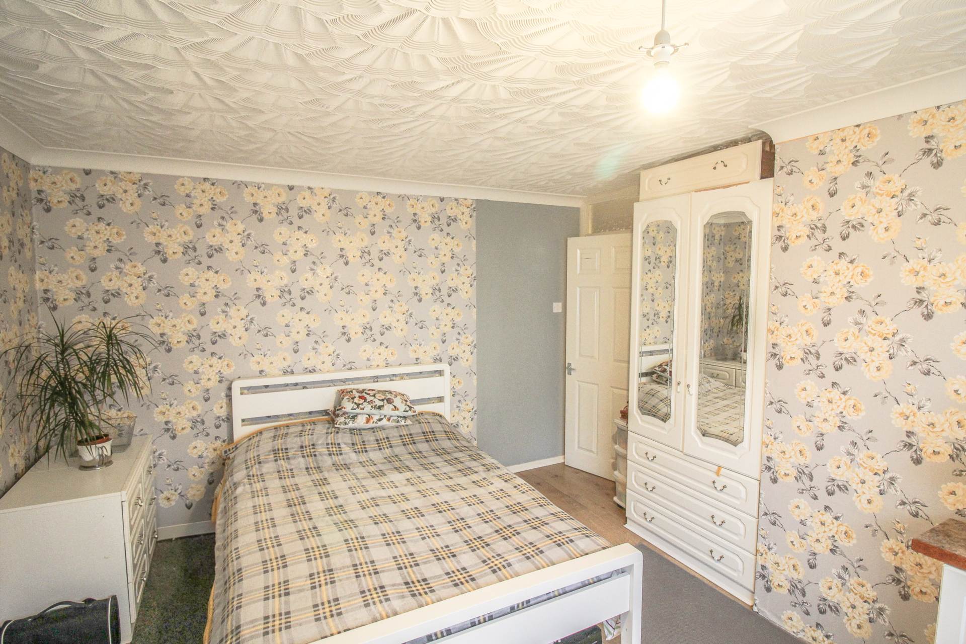 Weston super Mare**2 Bedroom Ground Floor Flat with Garden**, Image 6