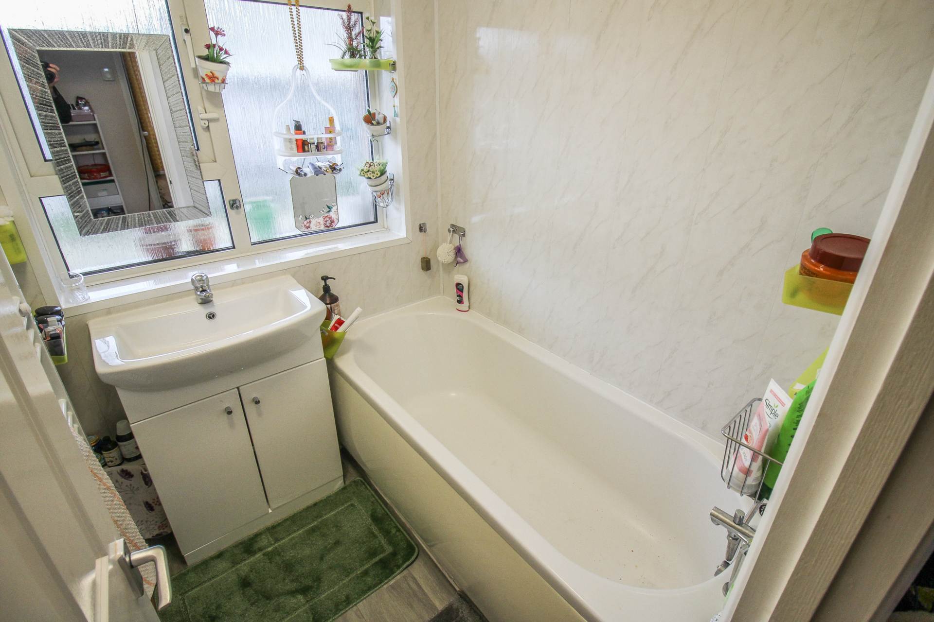 Weston super Mare**2 Bedroom Ground Floor Flat with Garden**, Image 9