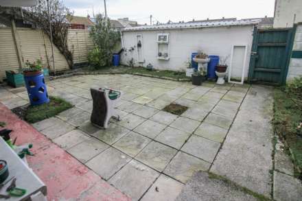 Weston super Mare**2 Bedroom Ground Floor Flat with Garden**, Image 10