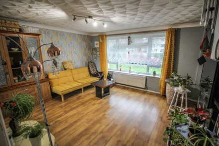 Weston super Mare**2 Bedroom Ground Floor Flat with Garden**, Image 2