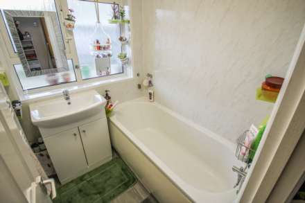 Weston super Mare**2 Bedroom Ground Floor Flat with Garden**, Image 9