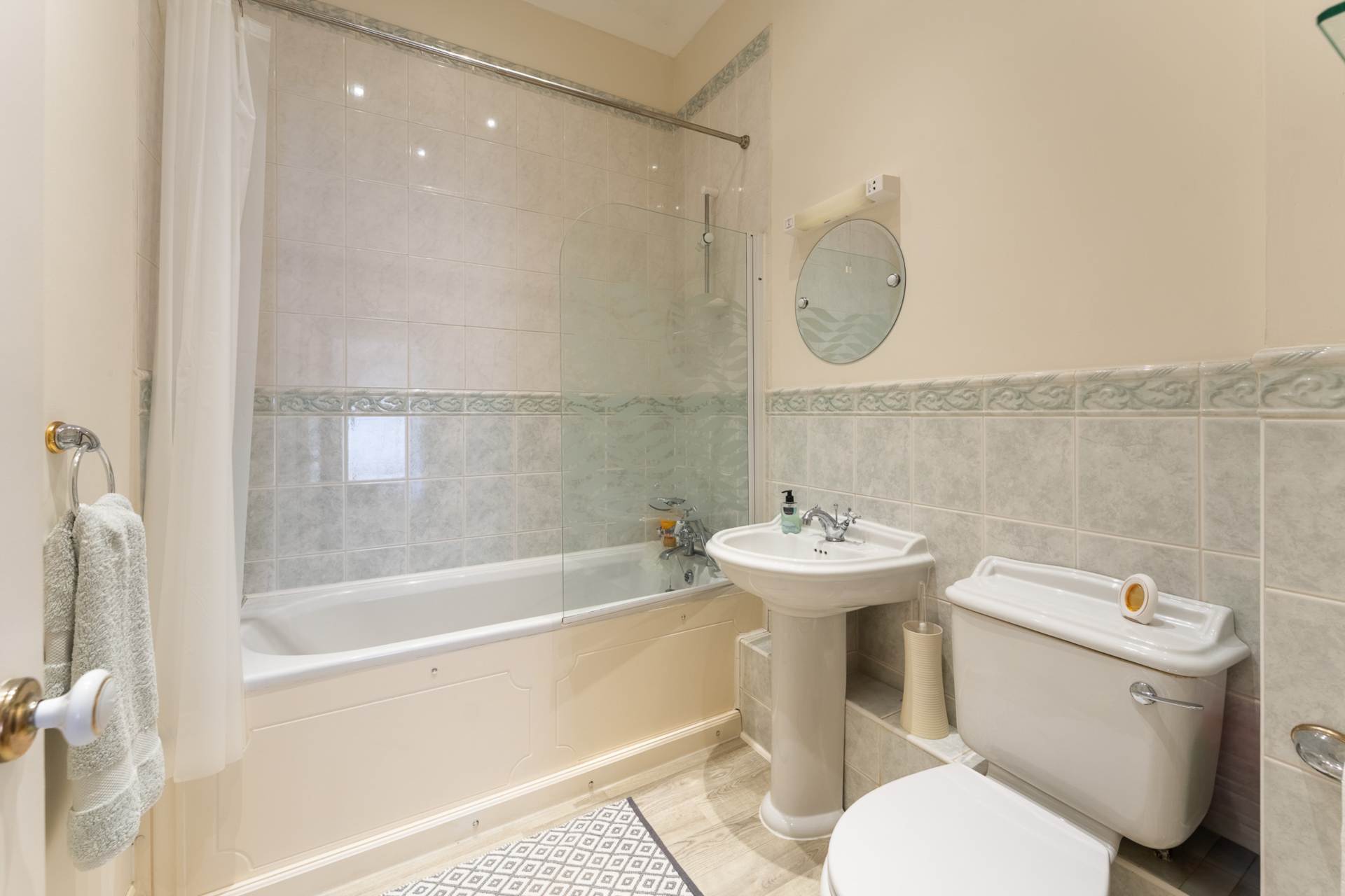 Royal Court, Royal Sands**Stunningly Presented Throughout**, Image 19