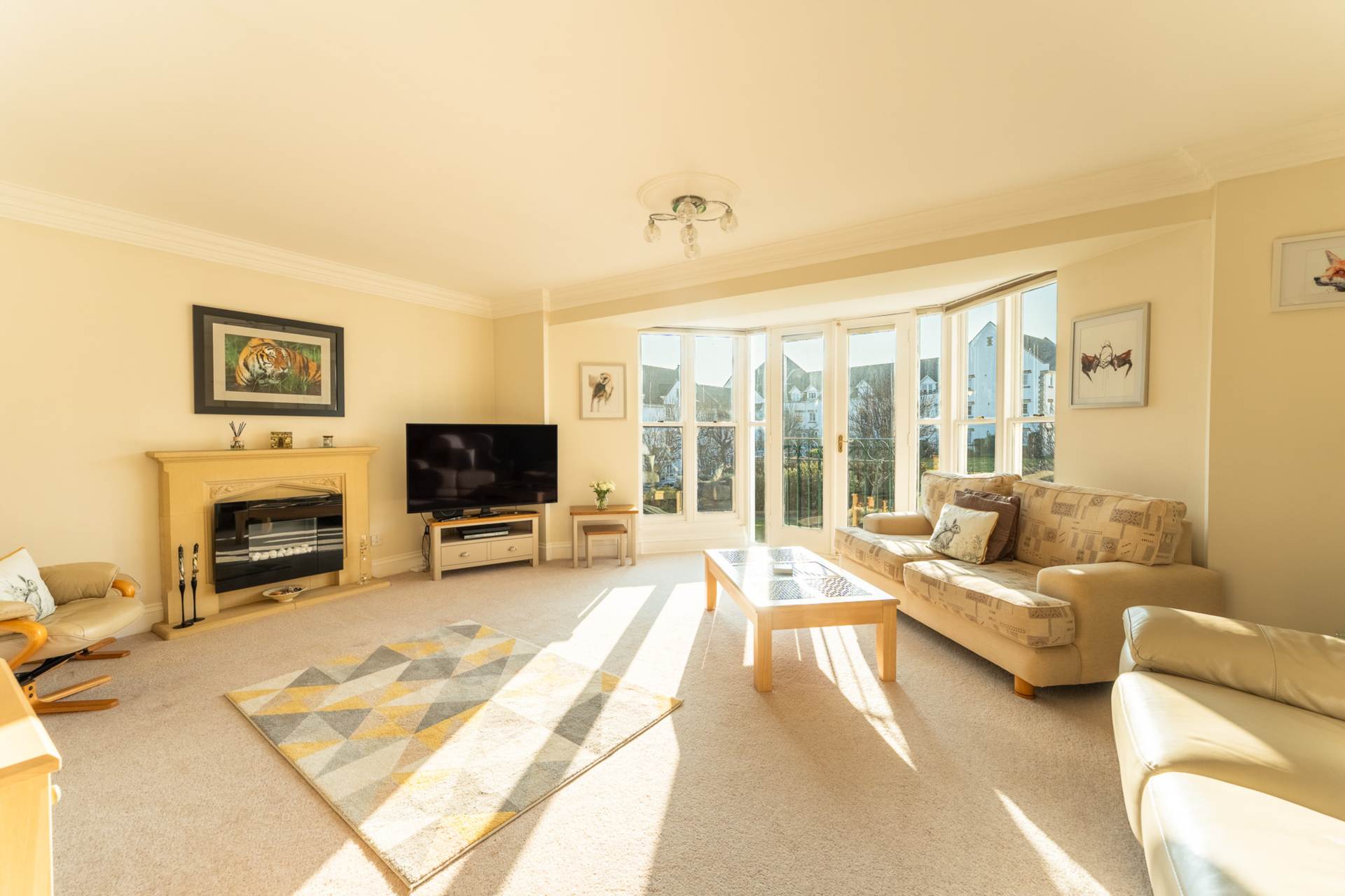 Royal Court, Royal Sands**Stunningly Presented Throughout**, Image 3