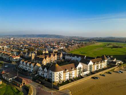 2 Bedroom Flat, Royal Court, Royal Sands**Stunningly Presented Throughout**