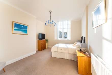 Royal Court, Royal Sands**Stunningly Presented Throughout**, Image 13
