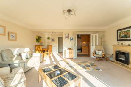 Royal Court, Royal Sands**Stunningly Presented Throughout**, Image 6