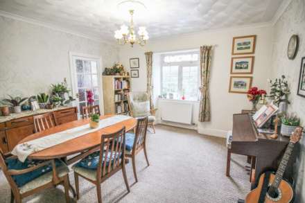 Uphill**Short Walk to Beach**Three Bedrooms**Two Reception Rooms**Vacant**, Image 4