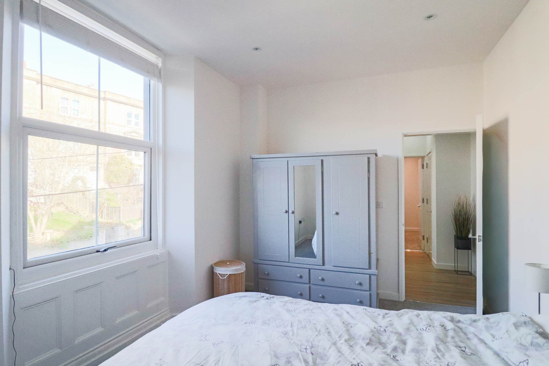 Bristol Road Lower, Modern Hillside Apartment, Image 11