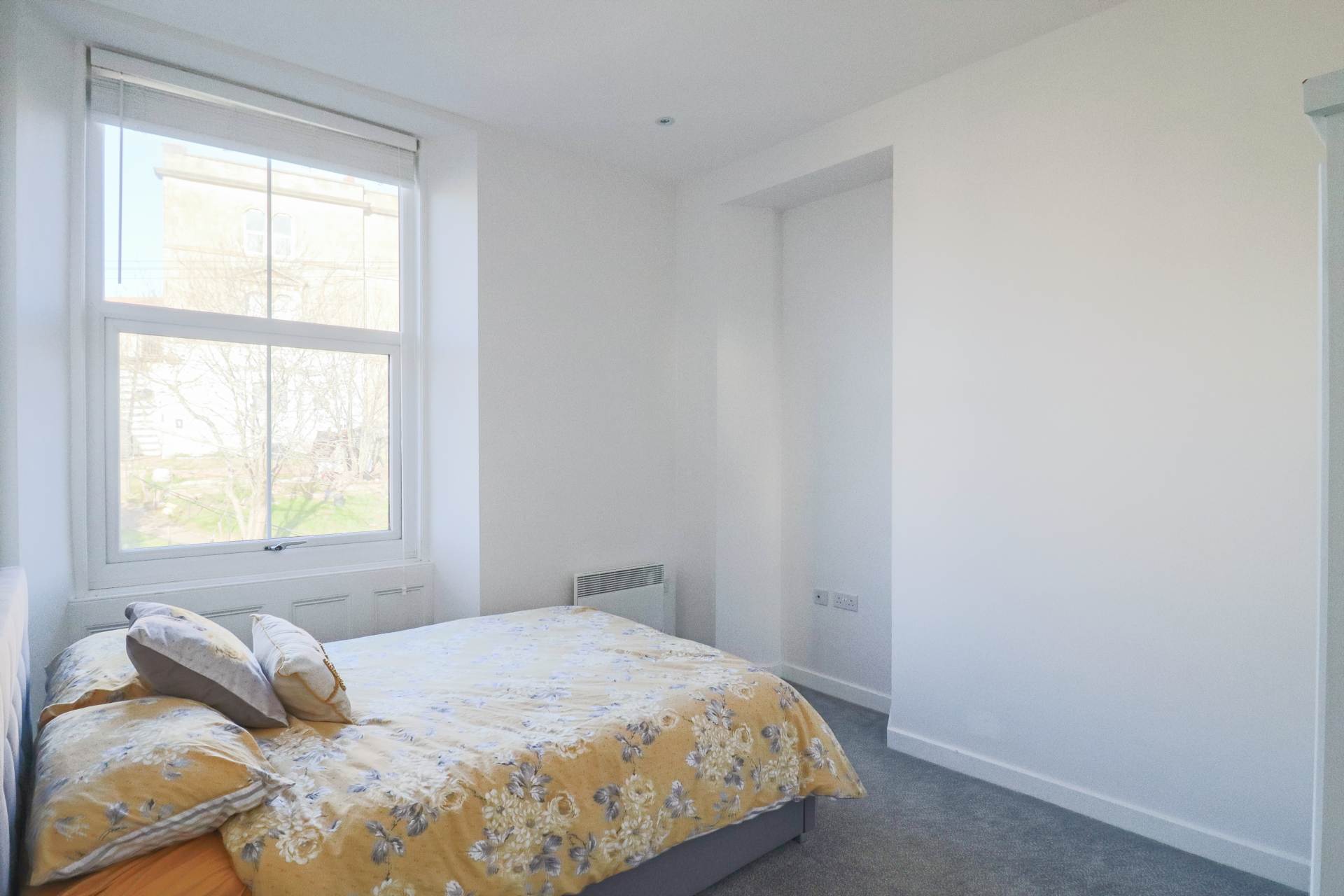 Bristol Road Lower, Modern Hillside Apartment, Image 12