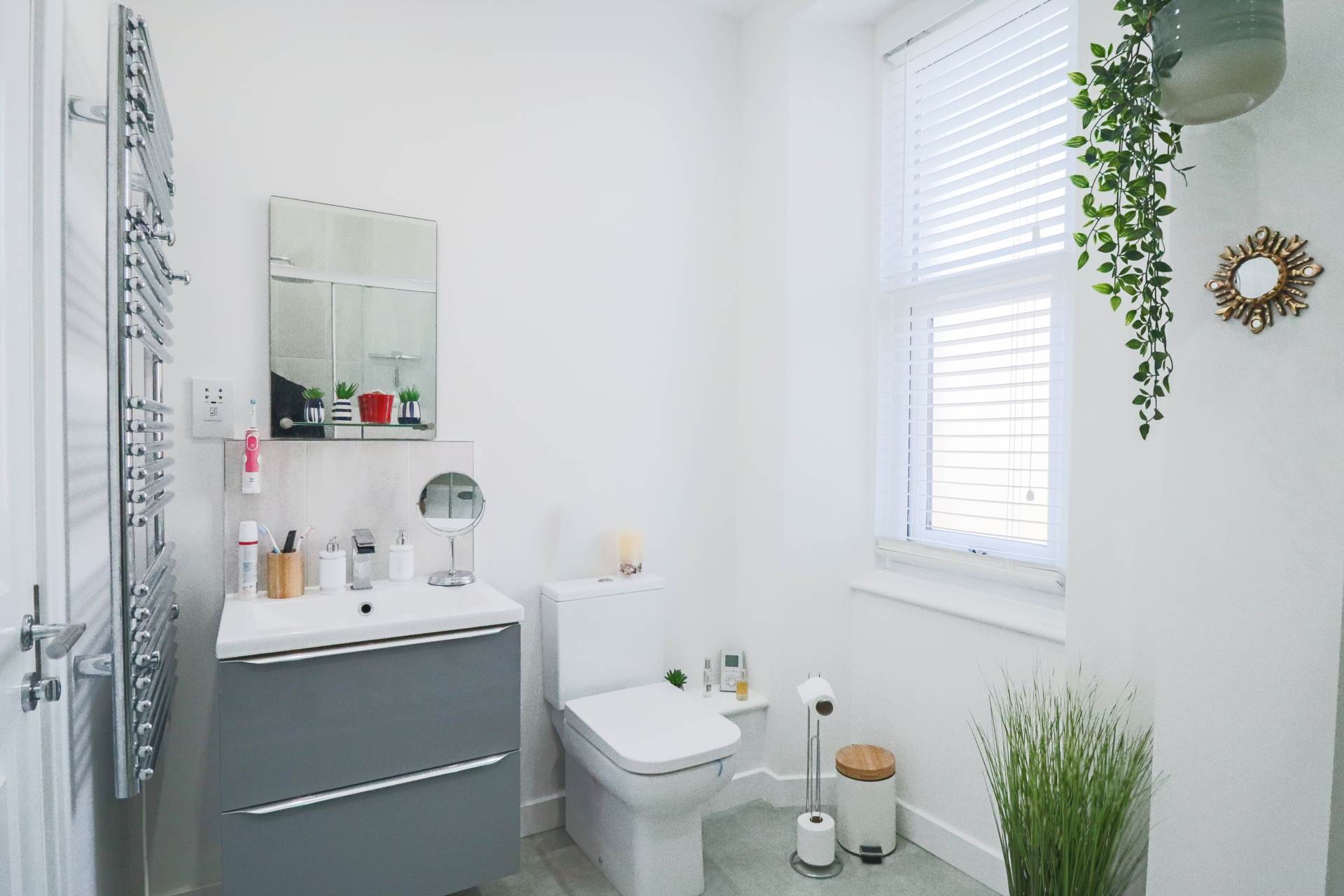 Bristol Road Lower, Modern Hillside Apartment, Image 14