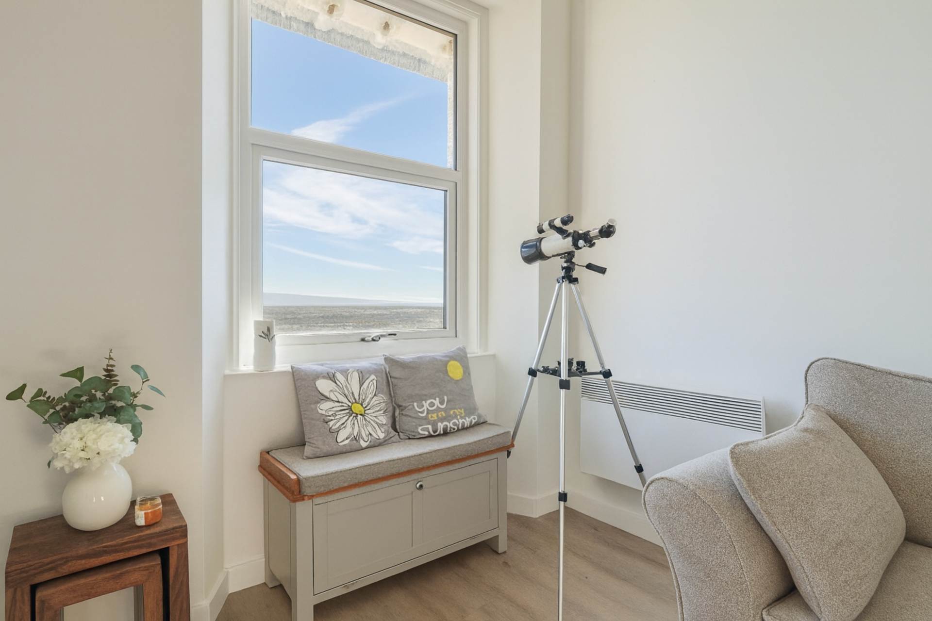 Bristol Road Lower, Modern Hillside Apartment, Image 4