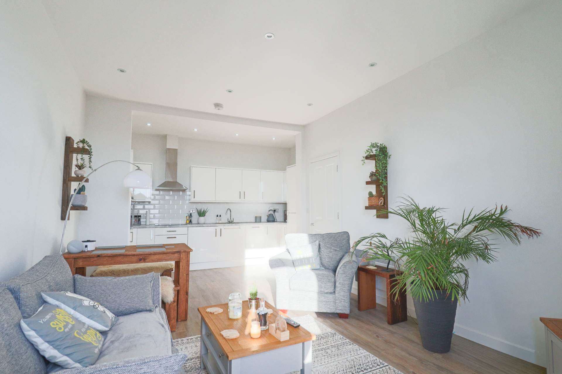 Bristol Road Lower, Modern Hillside Apartment, Image 6